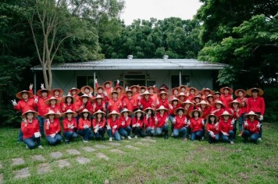 福田農場體驗農夫割稻的辛勞