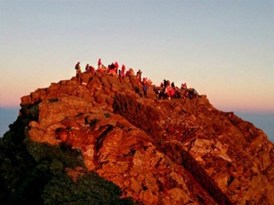 玉山主峰登山活動